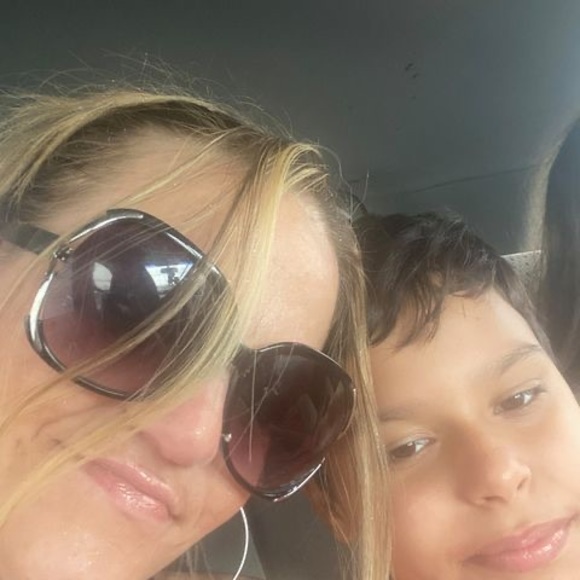 Meet your Posher, Melissa - Picture 1 of 1